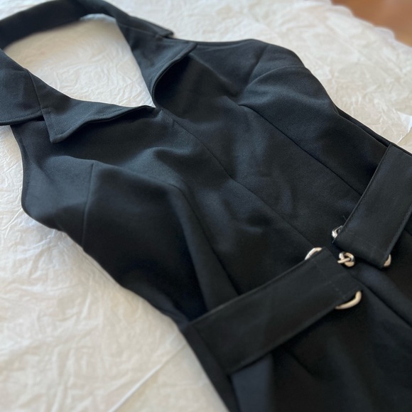 EUC VTG Black Belted Romper with collar 2” inseam hot shorts belted deep v sz 8 - Picture 5 of 13